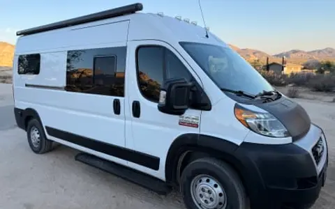van Beethoven: Relaxing Boho vibes, seats 3