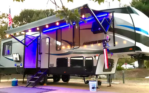 Fully Equipped RV-Perfect for Families or Couples!
