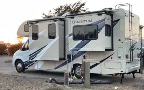 Spacious Luxury 2022 Thor Quantum CR24 Mercedez Benz Diesel