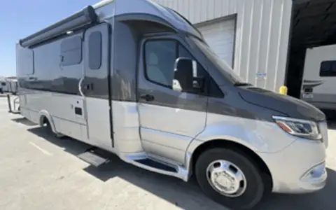 2020 Regency RV Ultra Brougham UB25TB