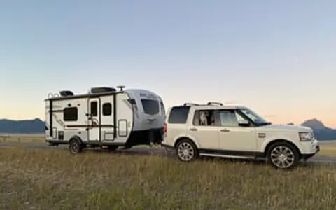 19' Trailer w/E-Bike & Solar, Pet-Friendly