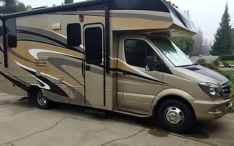 2017 Mercedes Benz Jayco Melbourne 24K