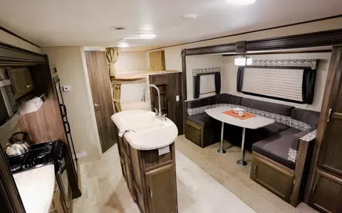 Coachman Apex ultra lite Travel Trailer