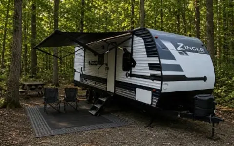 "Mountain Zinger" Crossroads Zinger Sleeps 7 *Delivery Only*