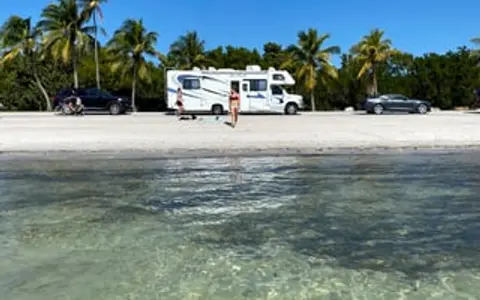 Free 200 miles/night! - 30' Thor FourWinds ClassC