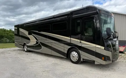Gianna's 2021 Winnebago Forza 38W Diesel 2 Full Bathrooms