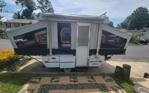 2003 Coleman Taos tow behind pop-up