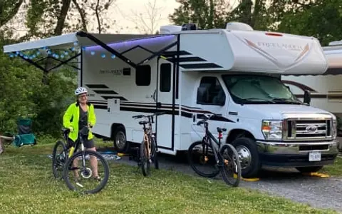 24ft, 4X4, Class C.  Ideal for a couples weekend.