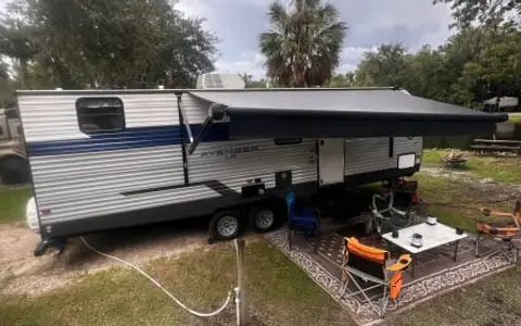 S Central FL: 2022 Forest River w/GENERATOR: Sleeps 6-8/2 TVs