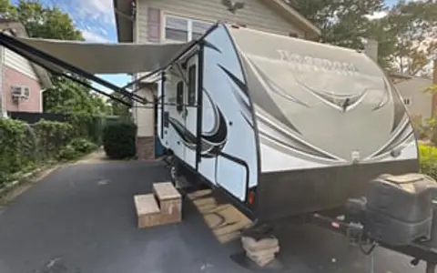 Pet Friendly 21’ Travel Trailer RV Rental