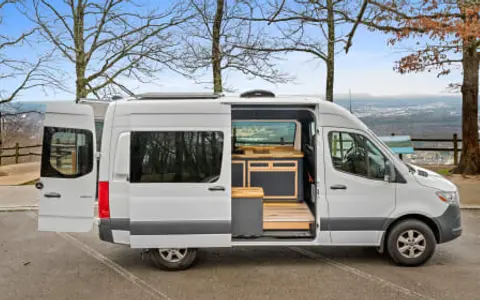 Grab and Go Mercedes-Benz Sprinter 2WD Diesel Off Grid