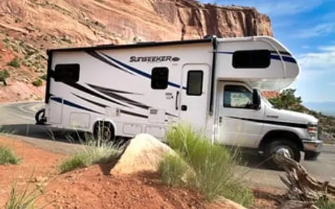 2021 RV w/3 Slides - Sunseeker 2500TS