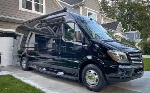 Easy to Drive, Mercedes Safety, 7 Seatbelts, Great Fuel Economy, King Bed!