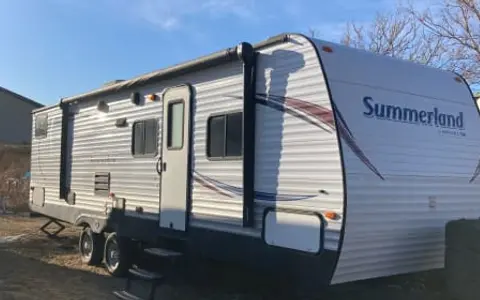 2015 Keystone RV Summerland - Perfect for large families!