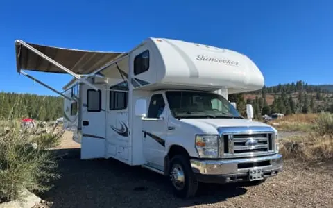 Spacious & Clean 2014 RV:4 TVS & 2 SLIDE OUTS: Sleeps 8