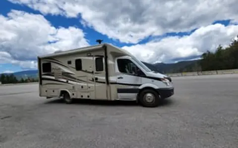 2014 coachmen prism, sleeps 4