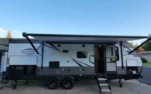Olympia 26BHS Camper: Your Gateway to Adventure!
