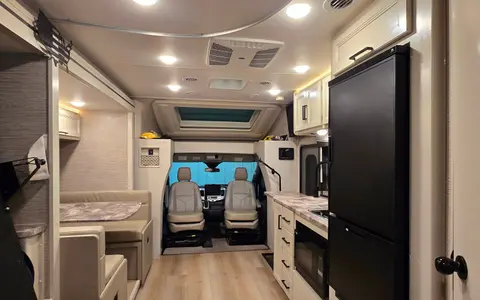 Jacob's Thor Motor Coach Gimini Class C