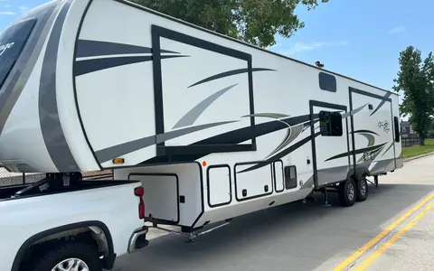 Zach Open RangeRV 371mbh Fifth Wheel