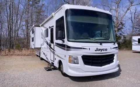2018 Jayco Motorhome sleeps 10!