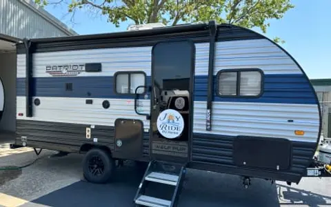 JOYRIDE RV RENTAL "Big Ride"