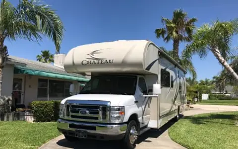 The People of Abinadom: 2020 Thor Motor Coach Chateau