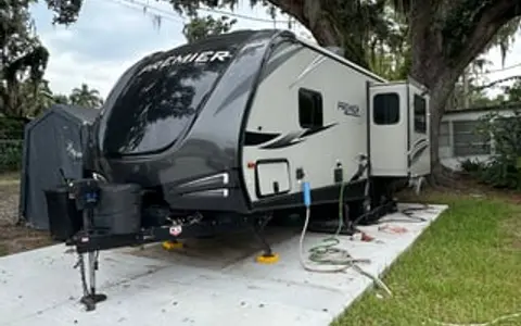 Cozy, Clean and Comfortable Trailer