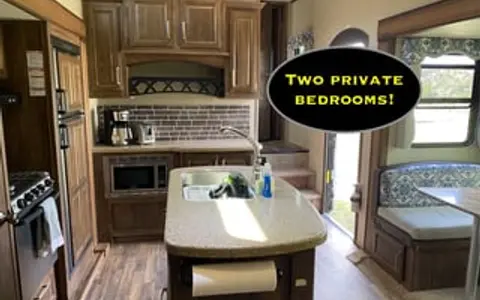 Luxury Desert Wanderer-Two Private Bedrooms