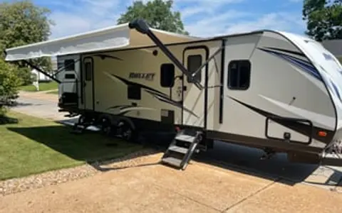Fully Furnished, loaded RV-Bunkhouse!