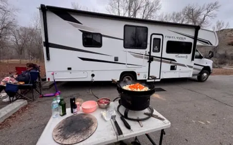 2025 31ft Coachmen 29KB - Sleeps 8 fully stocked adventure supplies