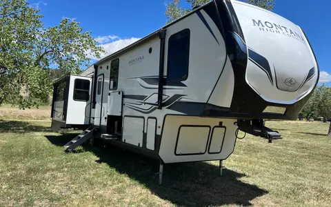 Ben Montana 385BR Fifth Wheel