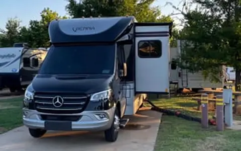 2023 Renegade Vienna 25VRML, Mercedes 3500 Chassis