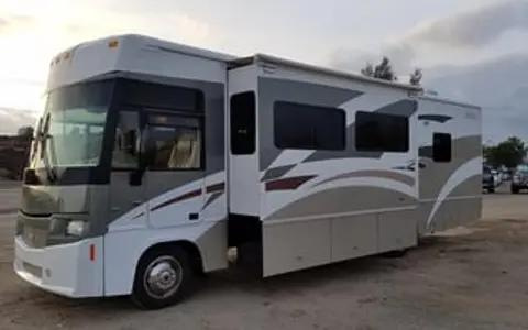 A Beautiful Cozy Motorhome for the Family