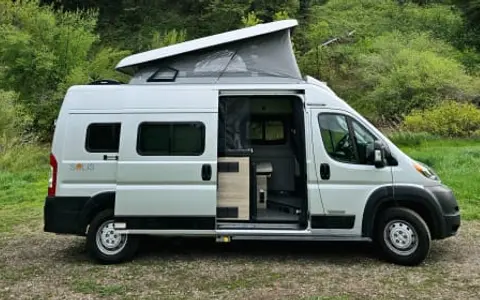 adVANture in Marge the Mini Motorhome! 6 SEATS