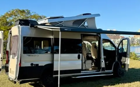 2024 Jayco Swift 20D (Sleeps 4!)