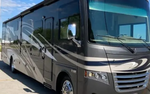 2017 THOR MIRAMAR 37.1'