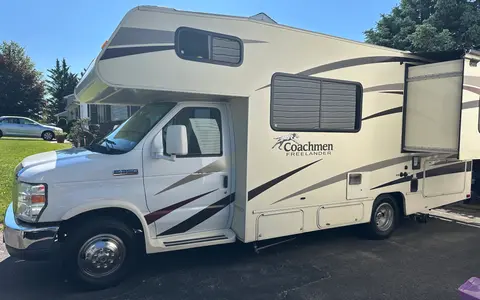 Pet Friendly Coachmen Freelander 21 RS