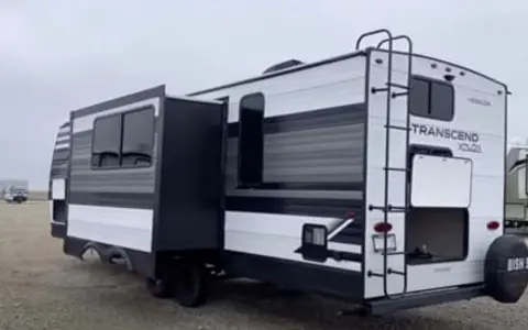 2023 Xplor 265bh, sleeps eight, great layout. Travel trailer. Easy to tow.