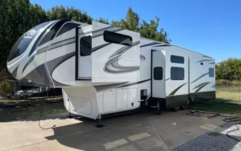 2021 Grand Design Solitude luxury home on wheels