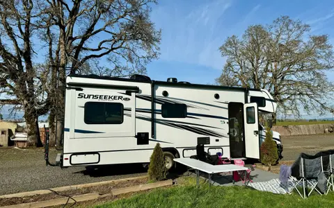 Clean and Comfortable 2023 Forest River Sunseeker LE