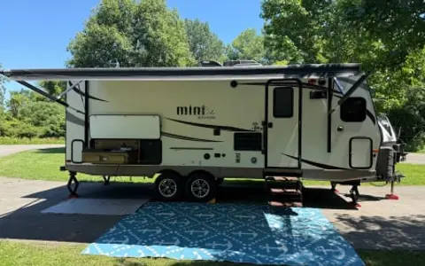 Mike & Kim’s Cozy Rv