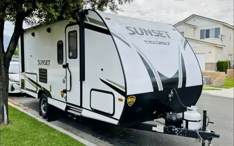 2022 Crossroads Sunset Travel Trailer