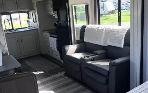 Cozy Couples Camper