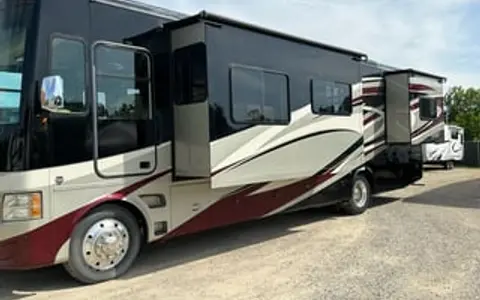 * 2013 Tiffin Allegro Open Road qba with BUNKS *