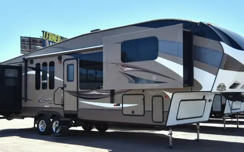 2015 37' Keystone Cougar Fifth Wheel
