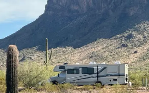 Coachman Leprechaun Premier MB318 - Super Clean and Luxury RV Rental