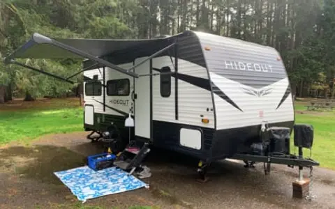 Rose — Your Cozy Cabin on Wheels