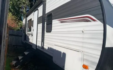 2022 30' Forest River Shasta, bunkhouse