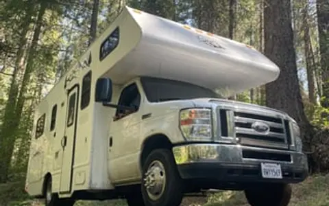 2017 Thor Motor Coach Majestic