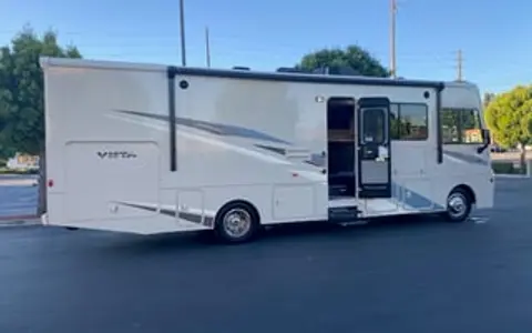 2021 Winnebago Vista 31B